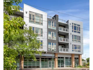 Photo #2: 23530411 Listing