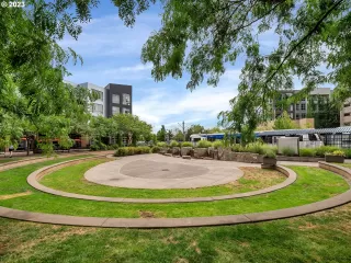 Photo #4: 23530411 Listing