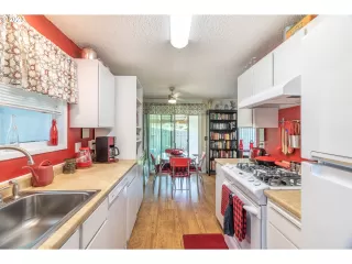 Photo #2: 23530518 Listing 