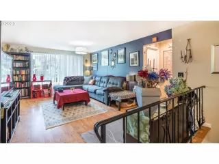 Photo #6: 23530518 Listing 