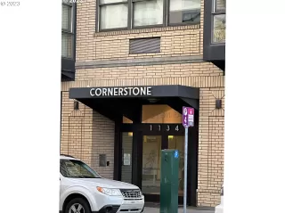 Photo #3: 23530631 Listing