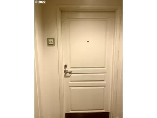 Photo #4: 23530631 Listing