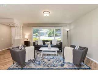 Photo #6: 23530764 Listing