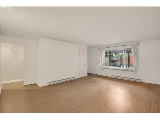 Photo #4: 23530874 Listing 