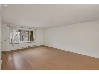 Photo #5: 23530874 Listing 