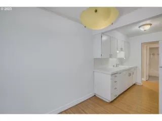 Photo #6: 23530874 Listing 