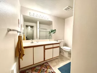 Photo #6: 23531375 Listing