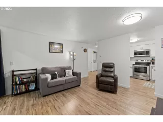 Photo #5: 23531573 Listing 