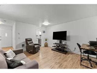 Photo #6: 23531573 Listing 