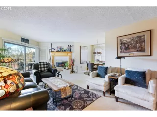 Photo #5: 23531618 Listing 