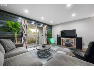 Photo #2: 23531818 Listing 