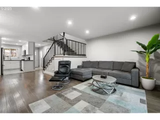 Photo #6: 23531818 Listing 