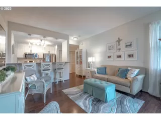 Photo #6: 23532308 Listing 