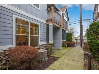 Photo #2: 23532963 Listing