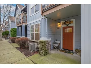 Photo #3: 23532963 Listing