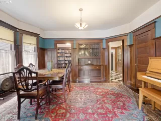 Photo #4: 235341217 Listing