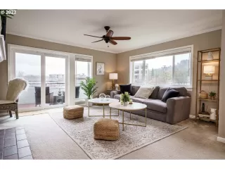 Photo #4: 23535355 Listing