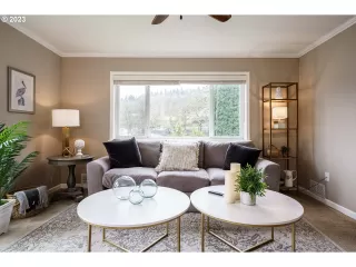 Photo #5: 23535355 Listing