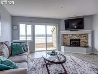 Photo #2: 23535993 Listing