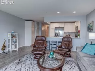 Photo #3: 23535993 Listing