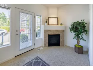 Photo #2: 23537130 Listing 