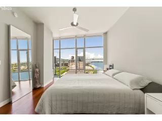 Photo #5: 23537154 Listing