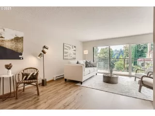 Photo #6: 23537233 Listing