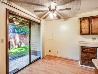 Photo #5: 23537324 Listing