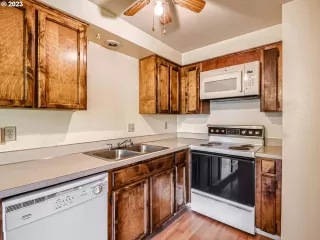 Photo #6: 23537324 Listing