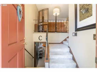 Photo #4: 23537754 Listing