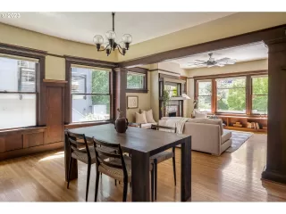 Photo #3: 23538317 Listing