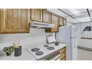 Photo #5: 23540526 Listing 