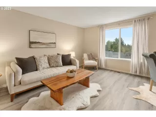 Photo #4: 23540685 Listing