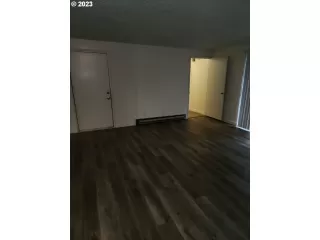 Photo #3: 23541219 Listing