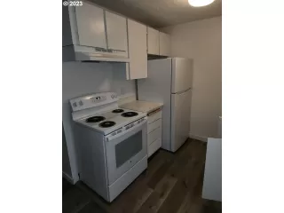 Photo #4: 23541219 Listing