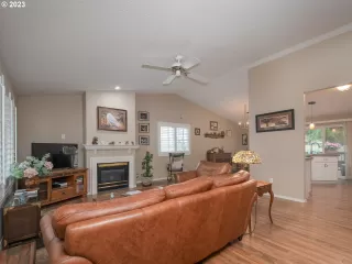 Photo #3: 23541299 Listing