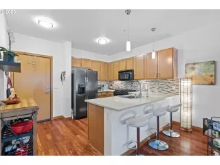 Photo #5: 23541308 Listing 