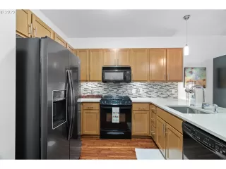 Photo #6: 23541308 Listing 