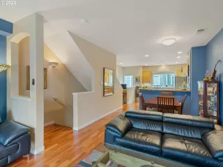 Photo #6: 23542079 Listing