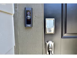 Photo #6: 23542149 Listing