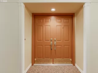 Photo #2: 23542298 Listing