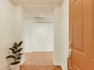 Photo #3: 23542298 Listing