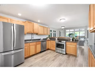 Photo #2: 23543424 Listing 