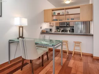 Photo #6: 23544036 Listing 