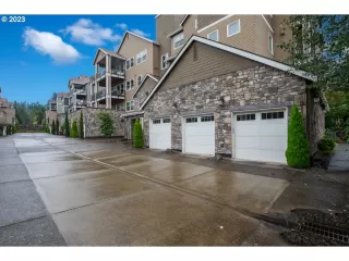 Photo #2: 23544448 Listing