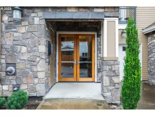 Photo #4: 23544448 Listing