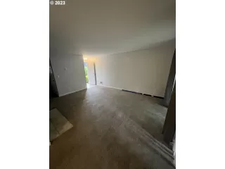 Photo #5: 23544657 Listing