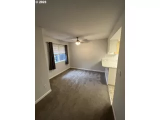 Photo #6: 23544657 Listing