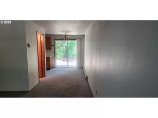 Photo #5: 23545918 Listing 