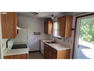 Photo #6: 23545918 Listing 